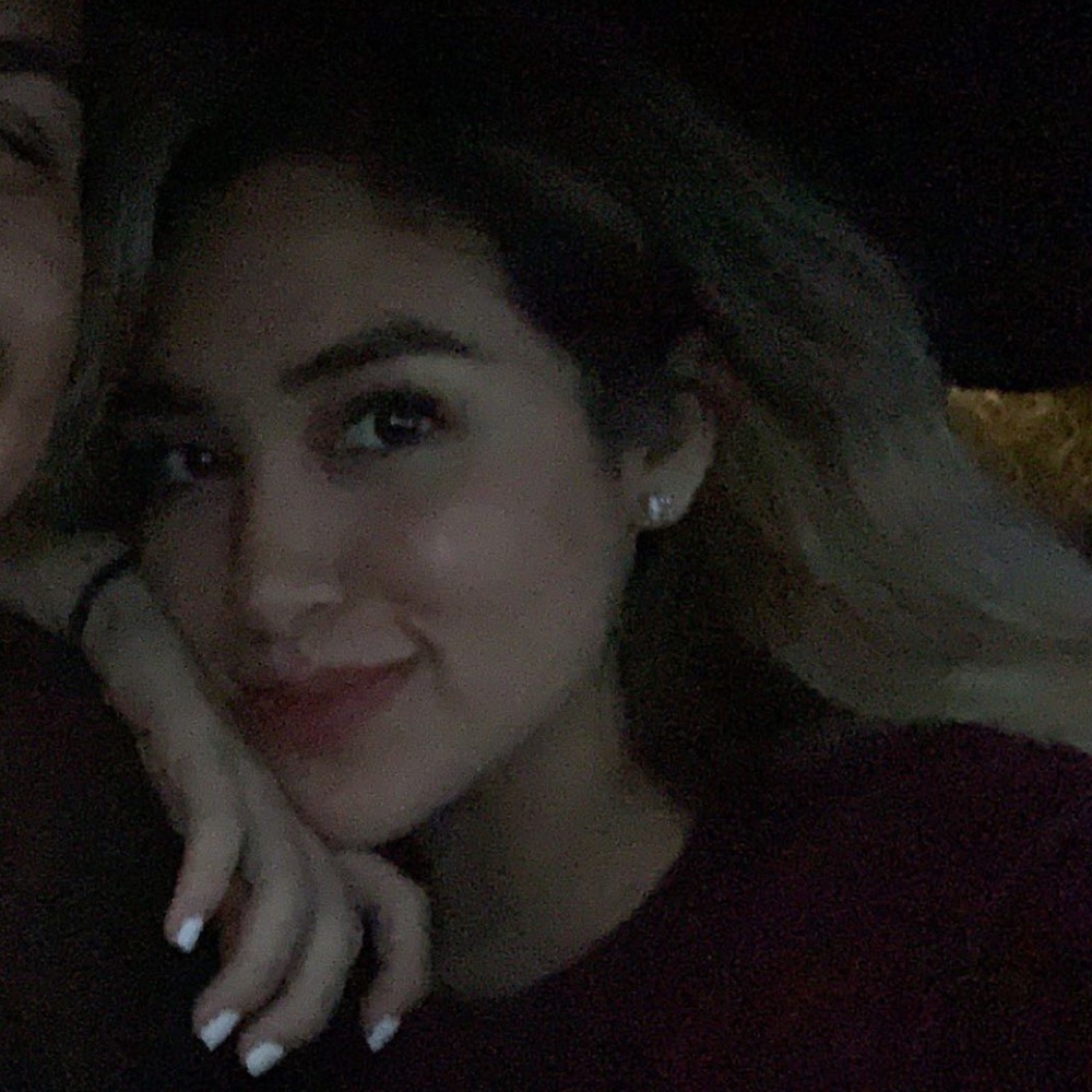 Hello I’m Amber follow me on insta @michelle_11814